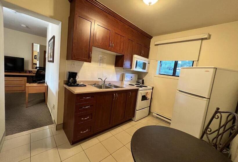 جناح, Motel Du Chevalier