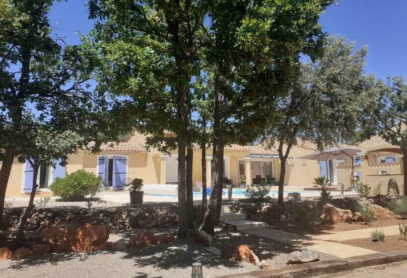 غرفة قياسية مطلّة علي حمام السباحة, Chambres D Hãƒæ’ã‚â´tes Dans Authentique Mas Avec Piscine En Provence