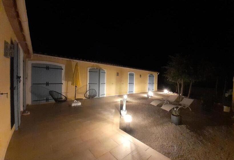 디럭스 룸, Chambres D Hãƒæ’ã‚â´tes Dans Authentique Mas Avec Piscine En Provence