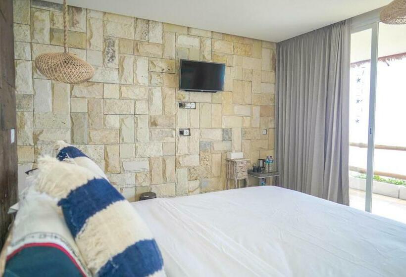 수피리어 룸, Theodor At Labuan Bajo