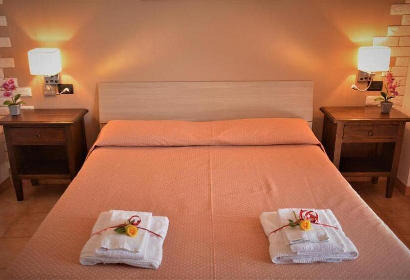 발코니가 있는 4인용 스탠다드 룸, Villa Paradiso