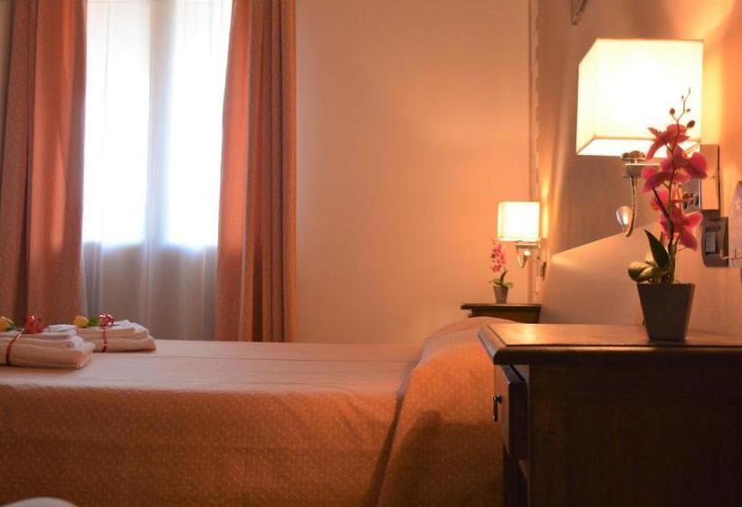 발코니가 있는 4인용 스탠다드 룸, Villa Paradiso