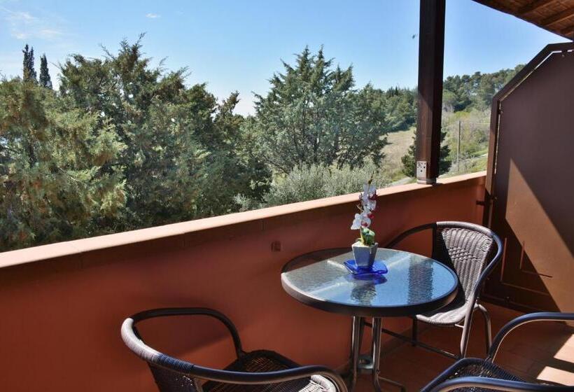 스탠다드 트리플 발코니 룸, Villa Paradiso