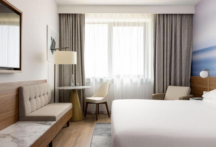 キングサイズベッドのデラックスルーム, Sheraton Nice Airport