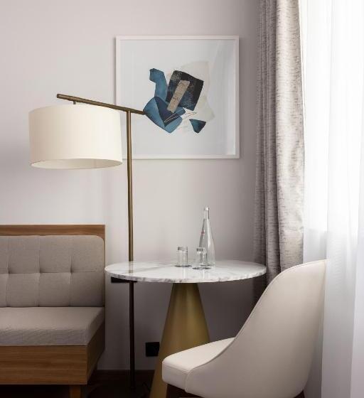 キングサイズベッドのデラックスルーム, Sheraton Nice Airport