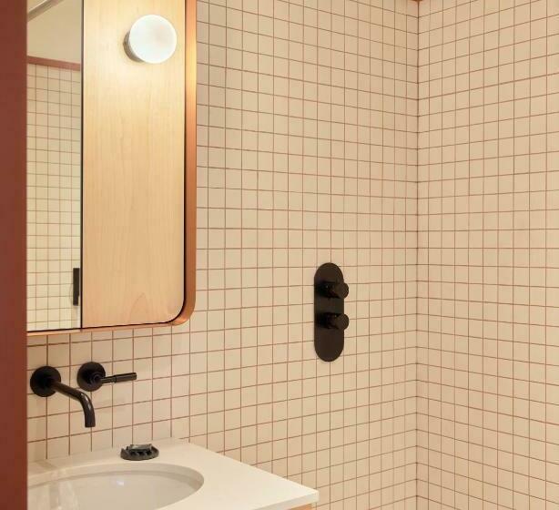 اتاق استاندارد با تخت بزرگ, Ace Hotel Toronto