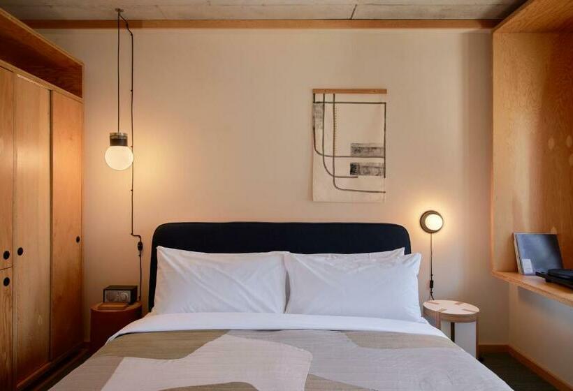חדר סטנדרט עם מיטת קינג, Ace Hotel Toronto
