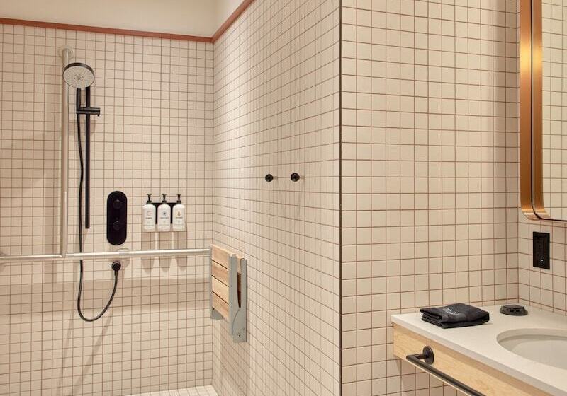 اتاق استاندارد برای معلولان, Ace Hotel Toronto