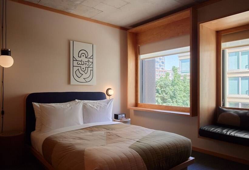 اتاق استاندارد, Ace Hotel Toronto