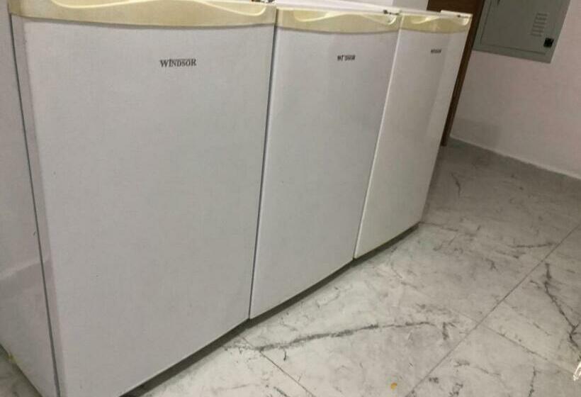 غرفة قياسية مطلة على المدينة, Nr1