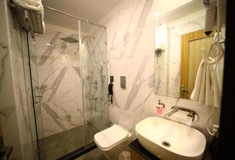 سوییت جونیور, Prime Land