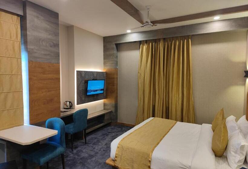 سوییت جونیور, Prime Land