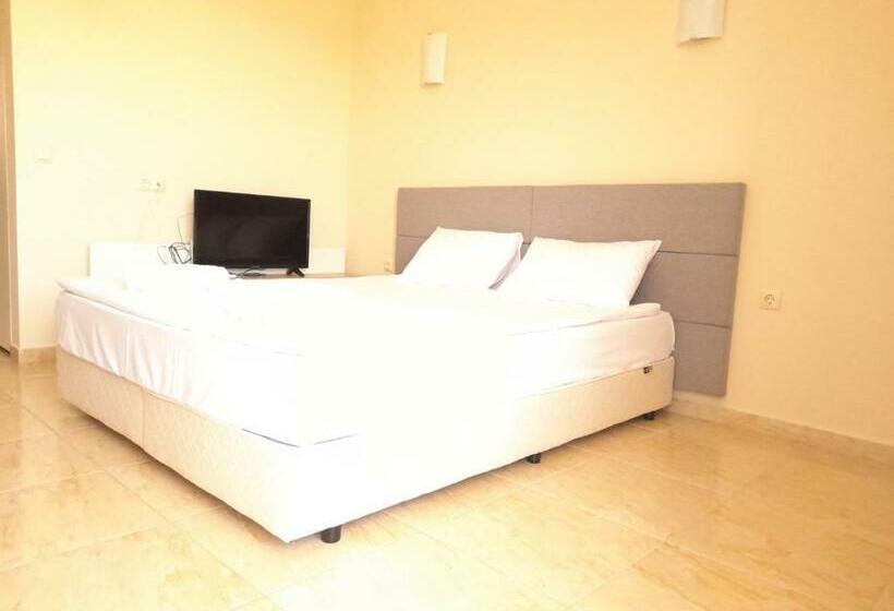 标准工作室带泳池景, Sea Dreams Apartment