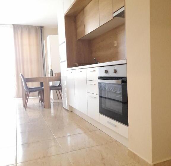 Студио Стандарт Вид на Бассейн, Sea Dreams Apartment