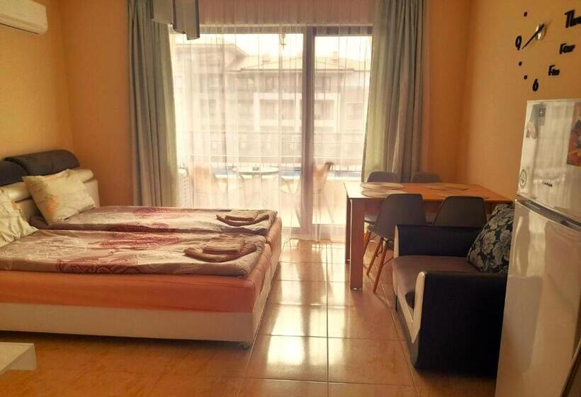 スタンダードスタジオ, Sea Dreams Apartment