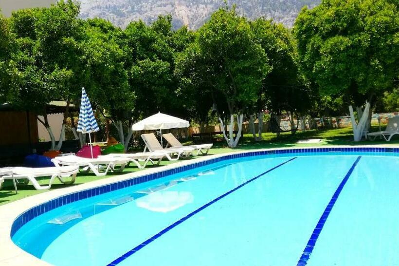 اتاق استاندارد, Castle Park