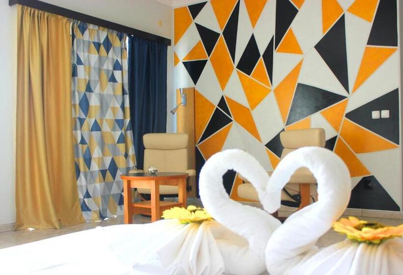 اتاق لوکس با چشم‌انداز دریا, Falucho Paradise Beach