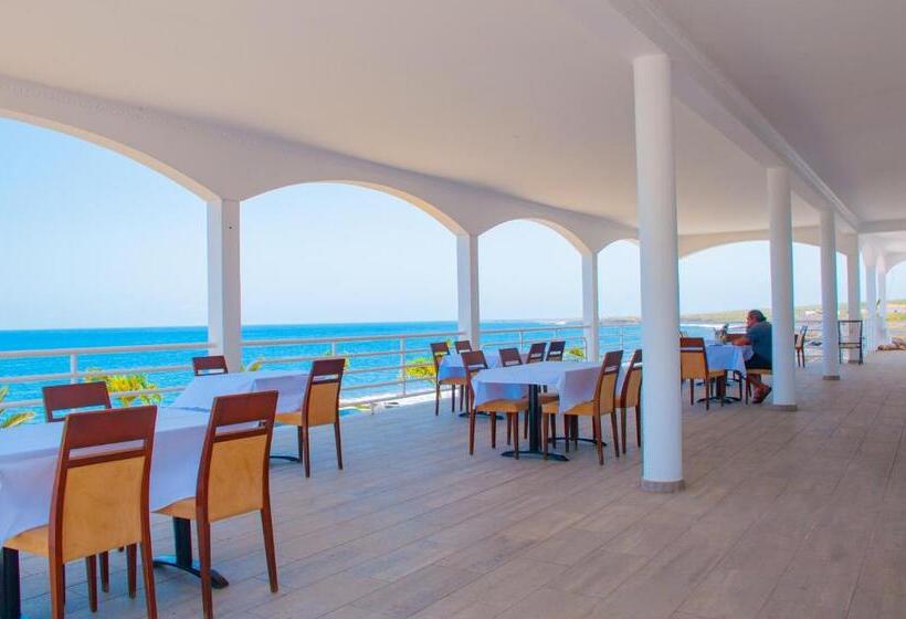 اتاق لوکس با چشم‌انداز دریا, Falucho Paradise Beach