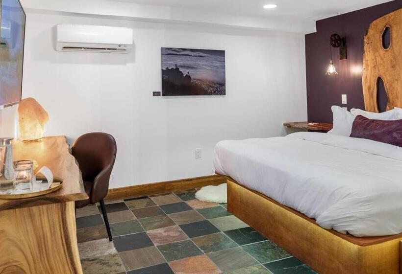 غرفة قياسية سرير كينج, The Horton