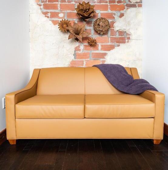 غرفة قياسية سرير كينج, The Horton