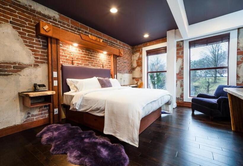 غرفة قياسية سرير كينج, The Horton