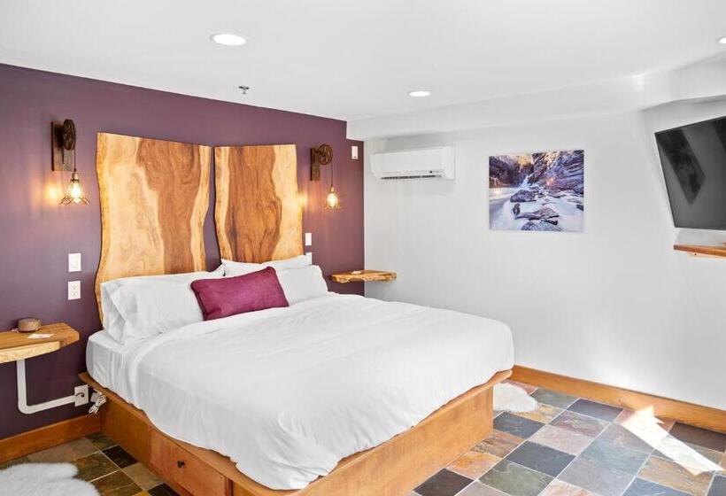 غرفة قياسية سرير كينج, The Horton