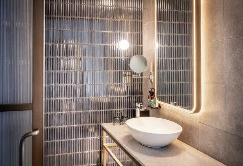 חדר סטנדרט עם מיטת קינג, Voco Auckland City Centre, An Ihg