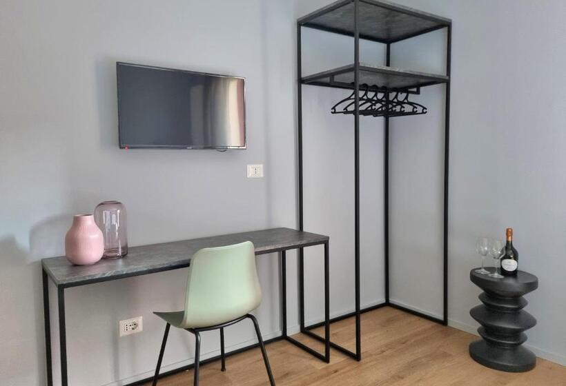 标准间, Residenza Gramsci