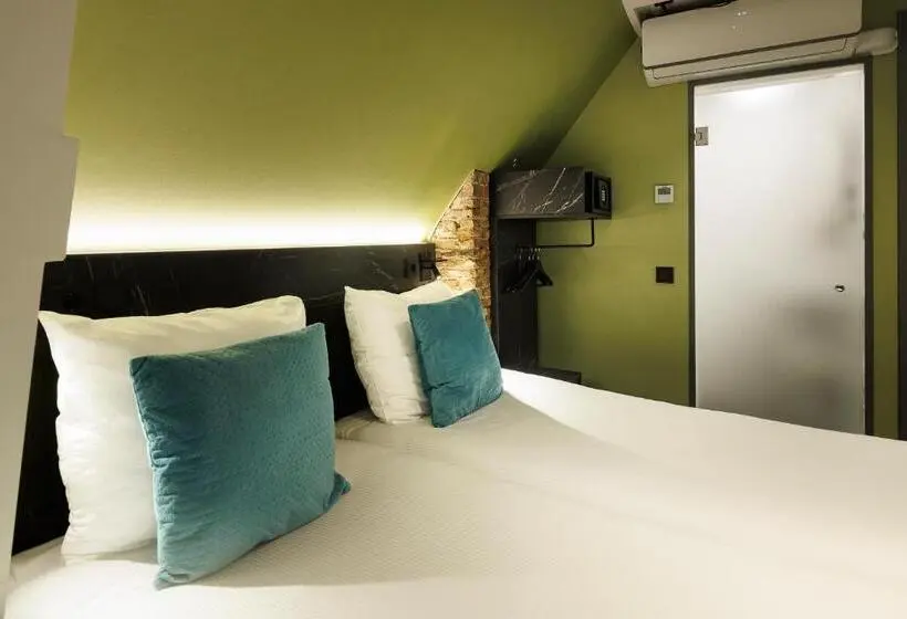 バス共有のスタンダードルーム, Ciao Papa Hotel Amsterdam Central Station