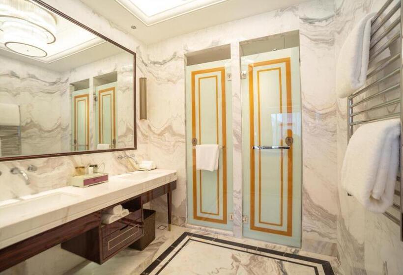 Номер Deluxe, Wyndham Grand Tongren Downtown