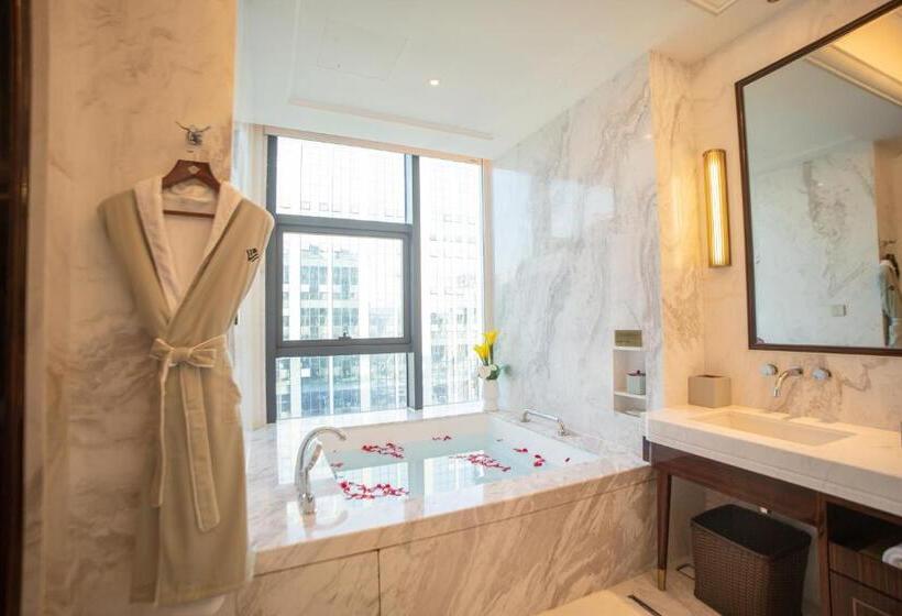 Номер Deluxe, Wyndham Grand Tongren Downtown