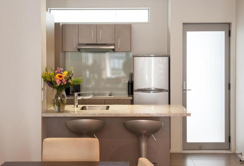 منزل غرفتين نوم, Boulcott Suites