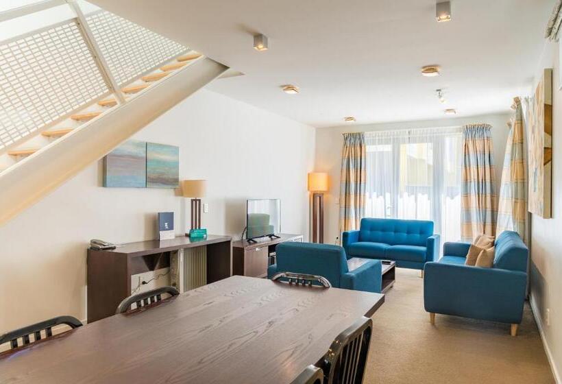 منزل غرفتين نوم, Boulcott Suites