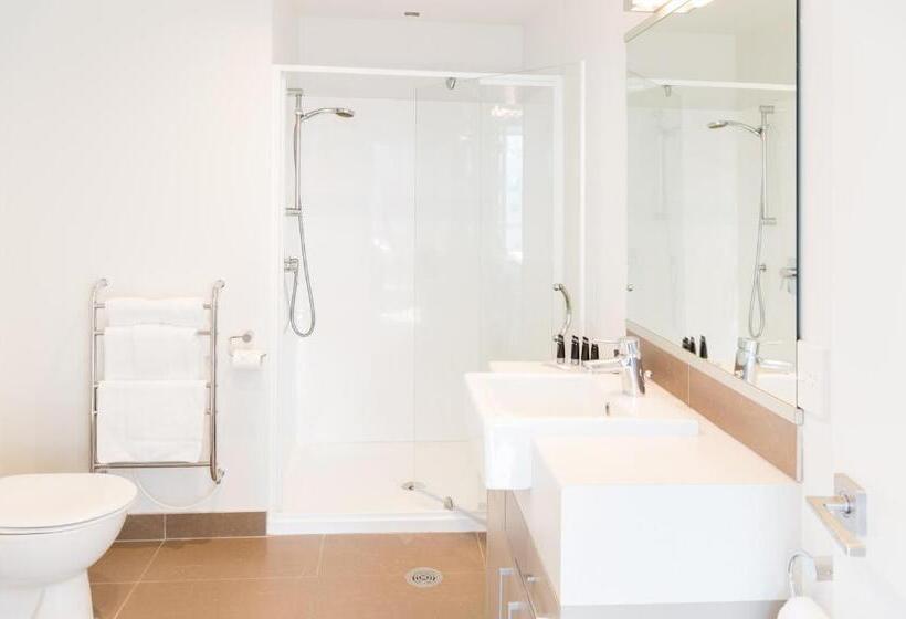 جناح, Boulcott Suites