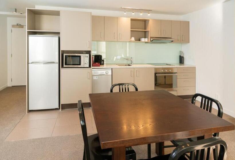 جناح, Boulcott Suites