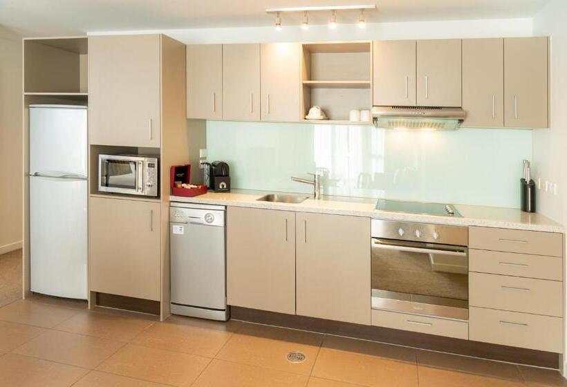 جناح, Boulcott Suites