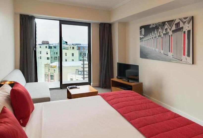 جناح, Boulcott Suites