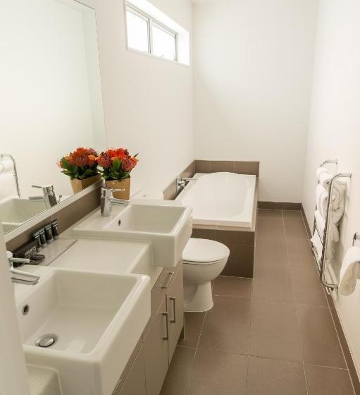 منزل 4 غرف نوم, Boulcott Suites