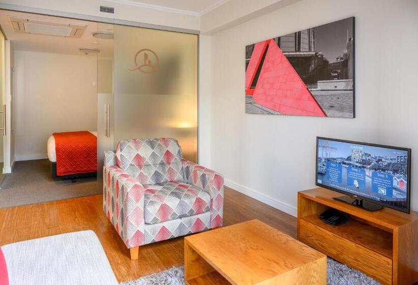 شقة غرفة واحدة, Boulcott Suites