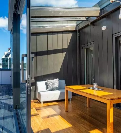 1 Bedroom Penthouse Apartment, Boulcott Suites