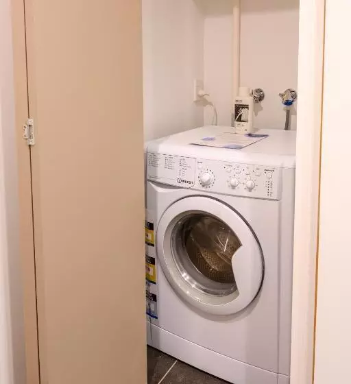 استودیو اجرایی, Boulcott Suites