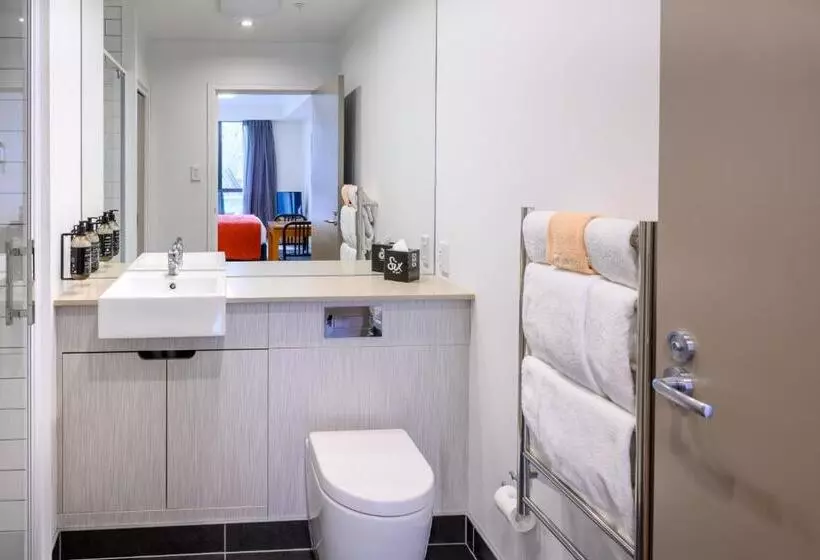 استودیو اجرایی, Boulcott Suites
