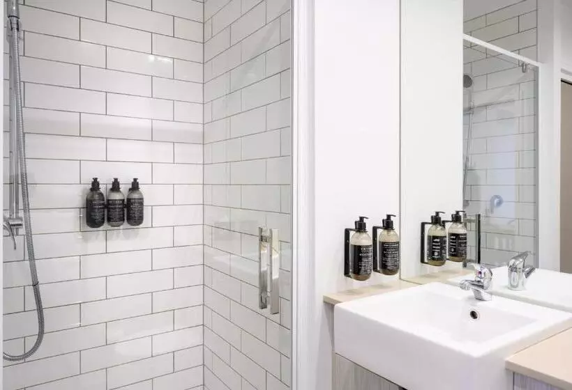 استودیو اجرایی, Boulcott Suites