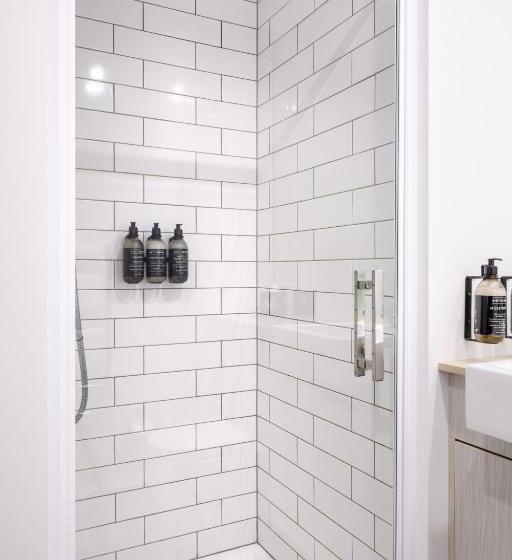 استوديو إدارى, Boulcott Suites