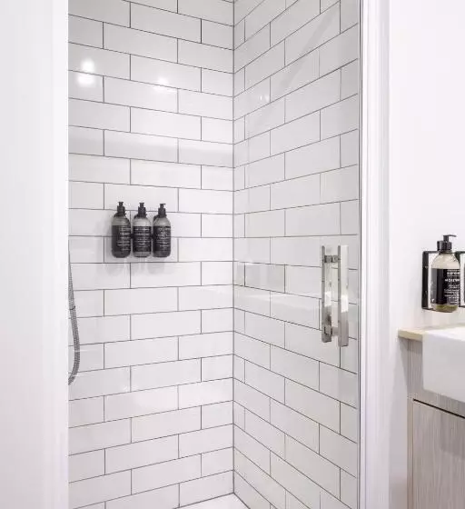 استودیو اجرایی, Boulcott Suites