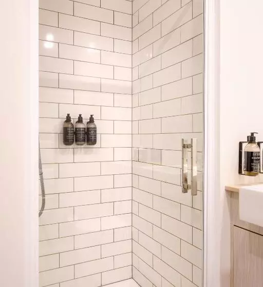استودیو اجرایی, Boulcott Suites