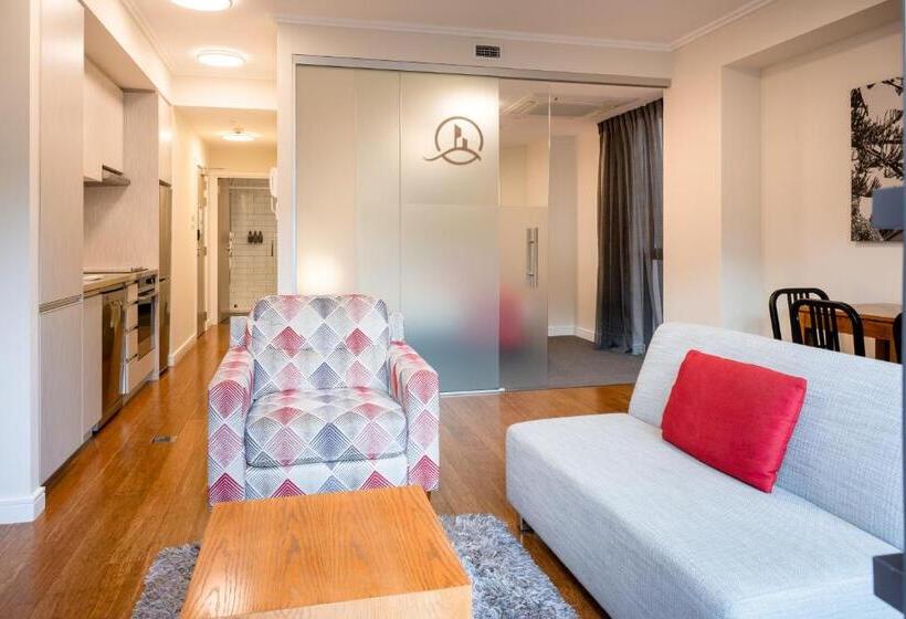 شقة غرفة واحدة, Boulcott Suites