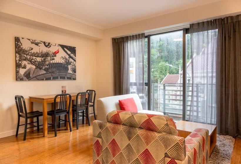 شقة غرفة واحدة, Boulcott Suites