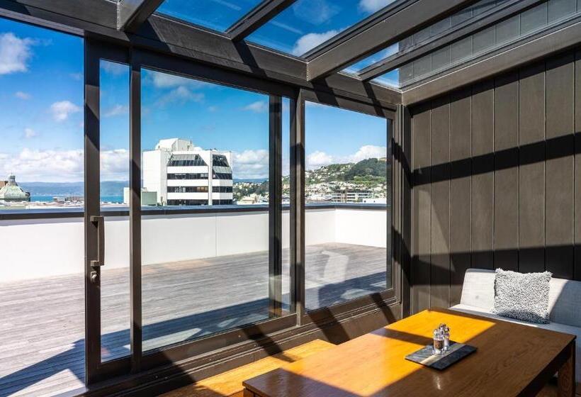 شقة دور أخير غرفة نوم واحدة, Boulcott Suites