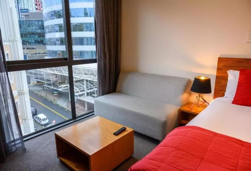 استودیو اجرایی, Boulcott Suites